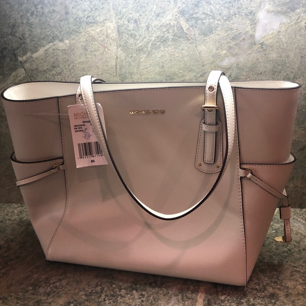 Michael kors voyager tote